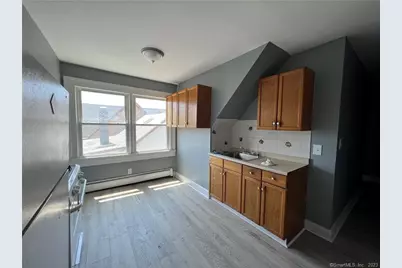 251 Black Rock Avenue #3R, Bridgeport, CT 06605 - Photo 3