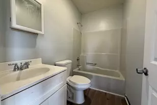 132 Locust St, Waterbury, CT 06704 - Photo 9