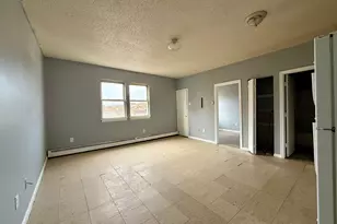 132 Locust St, Waterbury, CT 06704 - Photo 3