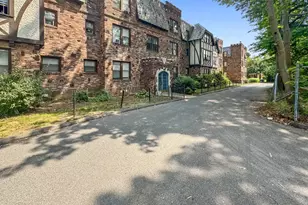 16 Townley St, Hartford, CT 06105 - Photo 3