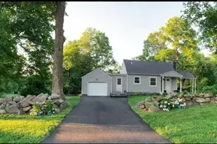 40 Mt Pleasant Rd, Newtown, CT 06470 - Photo 1