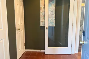 8 Crossroads Ln, Avon, CT 06001 - Photo 5