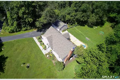 18 Head Of Meadow Road, Newtown, CT 06470 - Photo 3