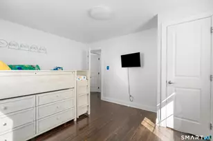 93 Oxford St, Bridgeport, CT 06606 - Photo 7