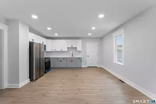 38 Beverly Ave, Waterbury, CT 06704 - Photo 3