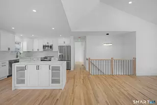 18 Oakhill Ave, Norwalk, CT 06854 - Photo 23