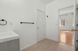 322 Greenfield St, Fairfield, CT 06825 - Photo 13