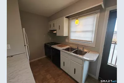 18 Broadview Heights #D, Thomaston, CT 06787 - Photo 3