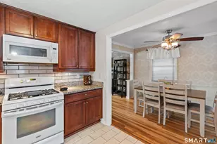 25 Lewis Ln, West Hartford, CT 06110 - Photo 15