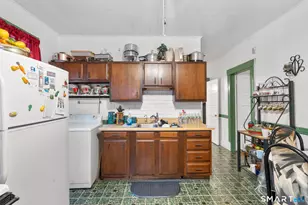 148 Kent St, Hartford, CT 06112 - Photo 17