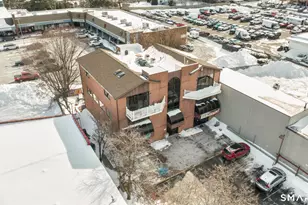 937 Post Rd, Fairfield, CT 06824 - Photo 37