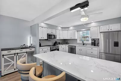 57 Hibiscus Street #APT 1, Fairfield, CT 06825 - Photo 5