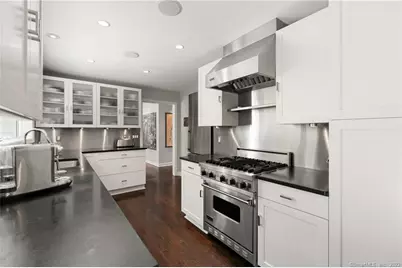 117 Tobys Lane, New Canaan, CT 06840 - Photo 13