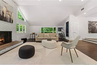 117 Tobys Lane, New Canaan, CT 06840 - Photo 3