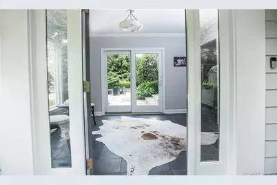 117 Tobys Lane, New Canaan, CT 06840 - Photo 9