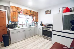 947 Pearl Lake Rd, Waterbury, CT 06706 - Photo 3