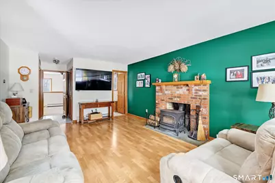 22 Jenyfer Court, Shelton, CT 06484 - Photo 3