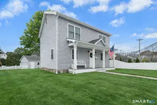 12 Reynolds Dr, Fairfield, CT 06824 - Photo 1