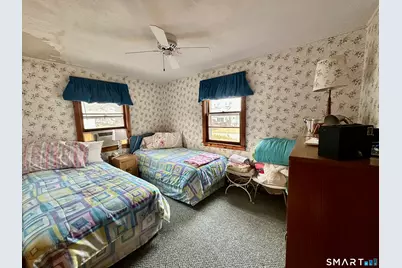 42 South Washington Avenue, East Lyme, CT 06357 - Photo 13