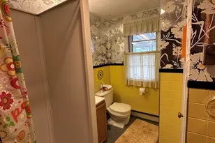 42 S Washington Ave, East Lyme, CT 06357 - Photo 17