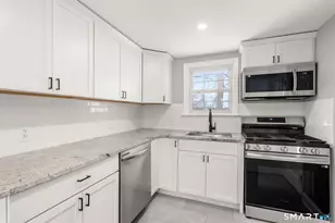 8 Hendee Rd, Manchester, CT 06040 - Photo 9