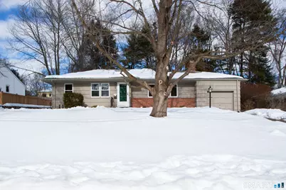 26 East Maxwell Drive, West Hartford, CT 06107 - Photo 1