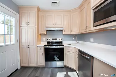 26 East Maxwell Drive, West Hartford, CT 06107 - Photo 9