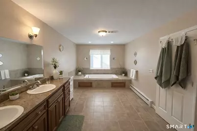 13 Hill Farm Road, Bloomfield, CT 06002 - Photo 7