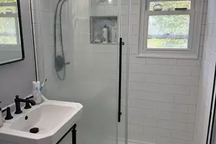 230 Cherry Hill Dr, Bridgeport, CT 06606 - Photo 21