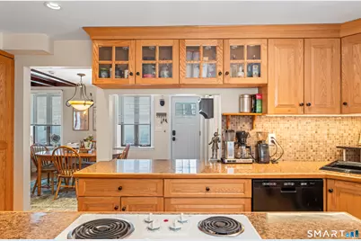 8 Perry Lane, Oxford, CT 06478 - Photo 11