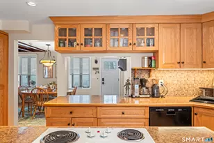 8 Perry Ln, Oxford, CT 06478 - Photo 11