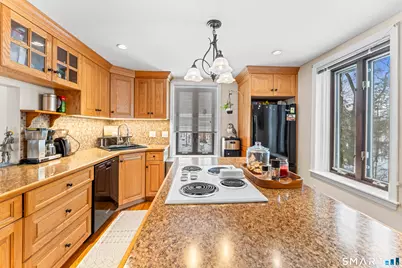 8 Perry Lane, Oxford, CT 06478 - Photo 9