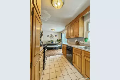 51 Beechwood Road, Montville, CT 06370 - Photo 3