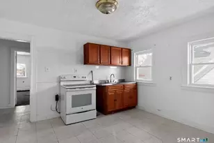 695 697 Laurel Ave, Bridgeport, CT 06604 - Photo 7