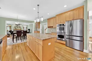 1 Bramble Tr, Newtown, CT 06470 - Photo 7