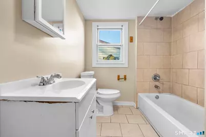 7 Ipswich Street, West Haven, CT 06516 - Photo 13