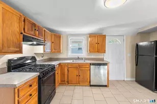 7 Ipswich St, West Haven, CT 06516 - Photo 17