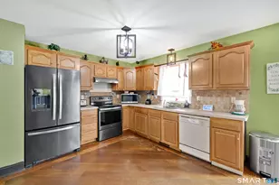 375 Bradley Ave, Waterbury, CT 06708 - Photo 7