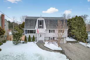 8 Hickory Dr, Montville, CT 06370 - Photo 3