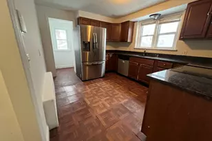 100 Lorraine St, Bridgeport, CT 06604 - Photo 7