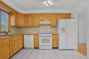 158 Mayfair Rd, Fairfield, CT 06824 - Photo 5