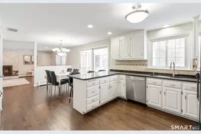 7 Hadley Drive, Avon, CT 06001 - Photo 11