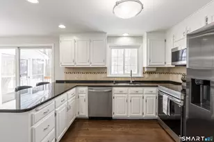 7 Hadley Dr, Avon, CT 06001 - Photo 9