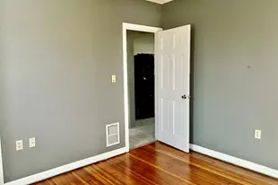 37 Elm St, East Haven, CT 06512 - Photo 23