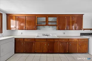 253 Olivia St, Derby, CT 06418 - Photo 3