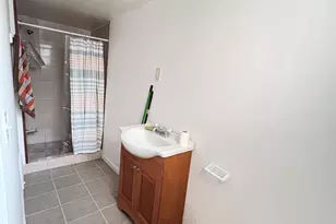 121 Willow St, Meriden, CT 06450 - Photo 29