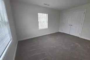 31 Fairgate Dr, Stamford, CT 06902 - Photo 11