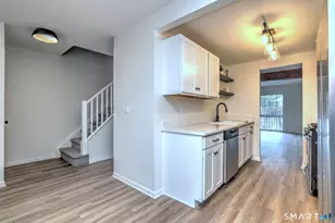42 Ferry Ct, Stratford, CT 06615 - Photo 5