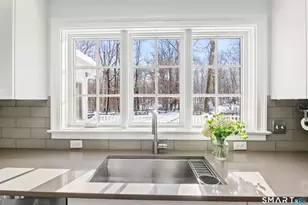 19 Circle Rd, Darien, CT 06820 - Photo 11