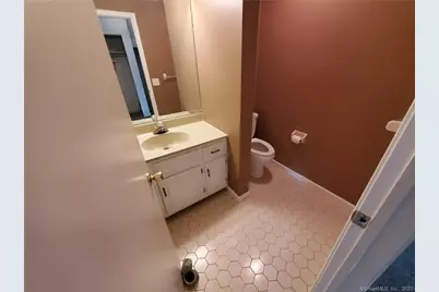 27 Crows Nest Lane #6D, Danbury, CT 06810 - Photo 7